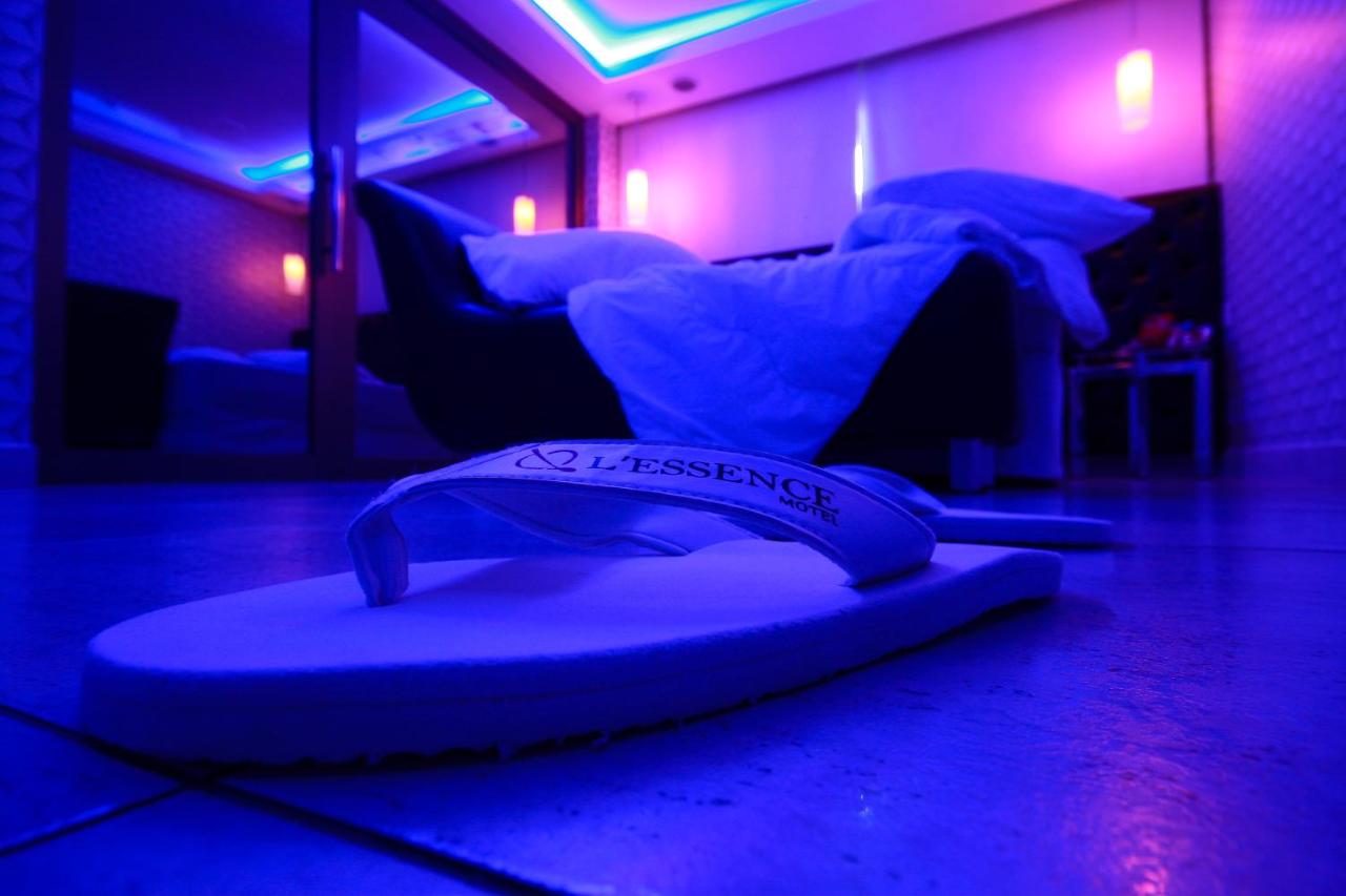 LESSENCE MOTEL photo