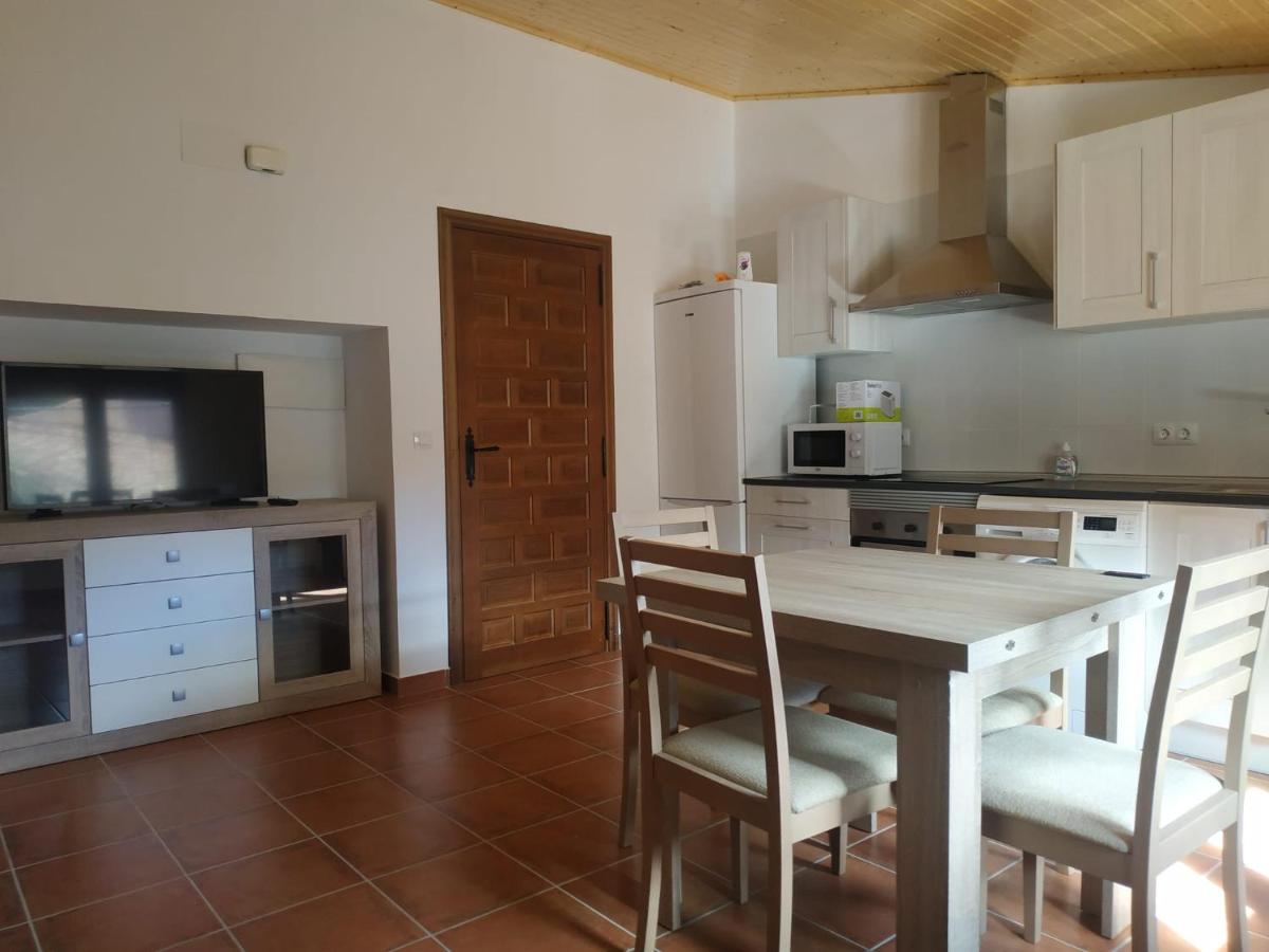 APARTAMENTOS CASA ESCUELAS, Toril, Spain - Booking.com