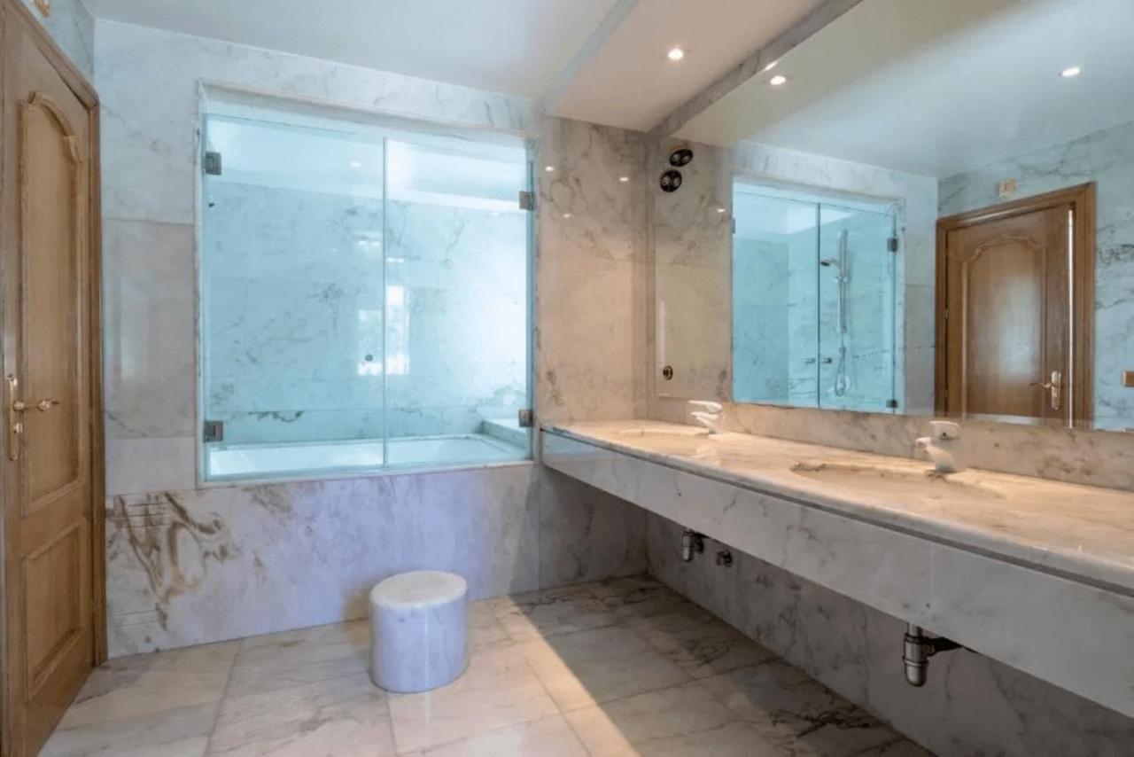 The Palace Marbella - Lavish Beachfront Villa, Estepona ...