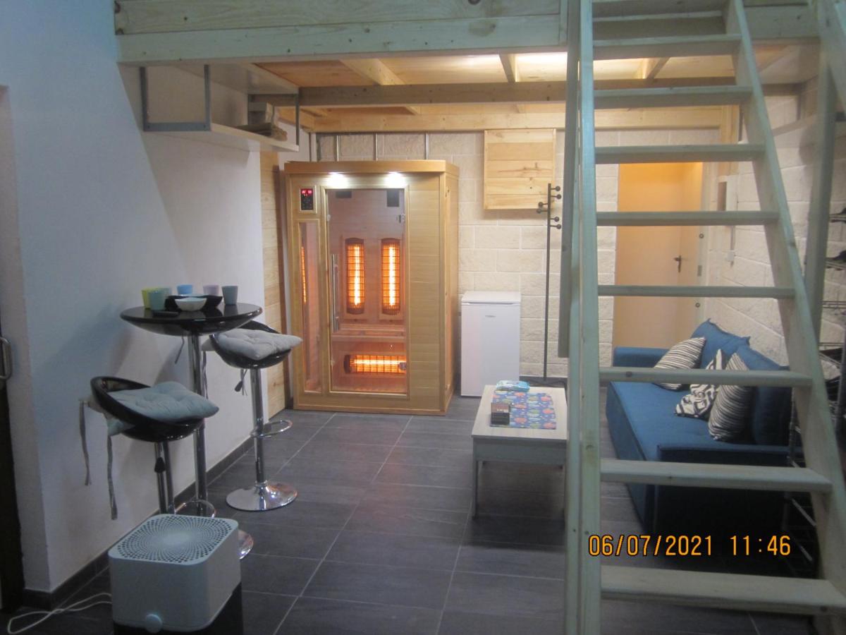 Habitación en casa particular Terraced house loft bed with ...