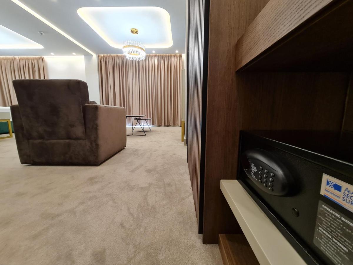 Hotel Aross photo
