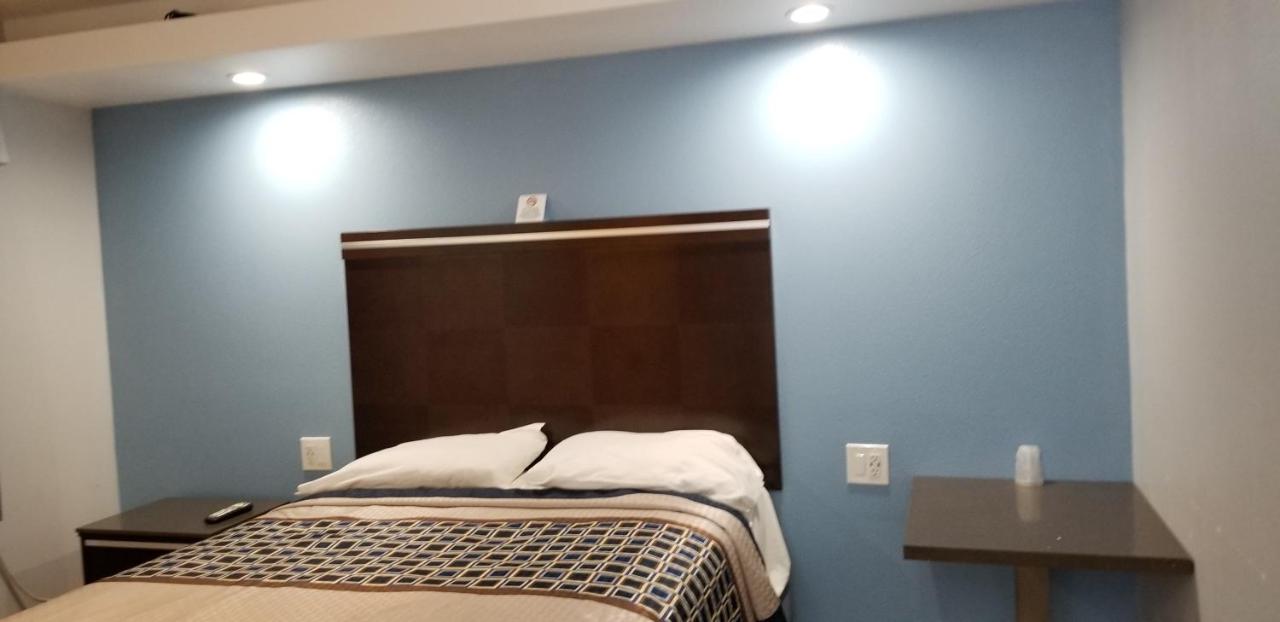 Day N Nite Inn — photo 16