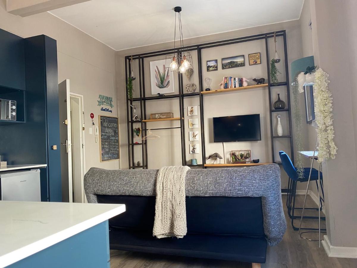 Just Off Long - Inner City Gem - 5