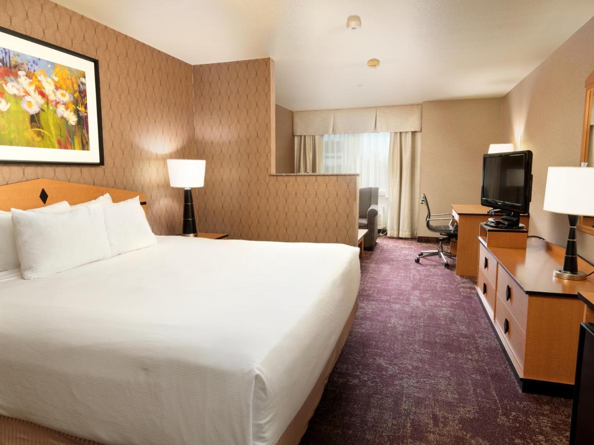 Crystal Inn Hotel & Suites - West Valley City — photo 17