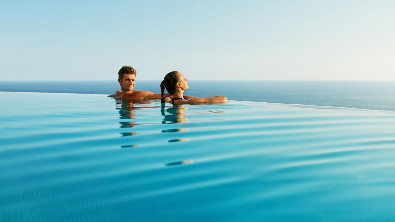 Rooftop swimming pool: Triton Prestige Seaview and Spa