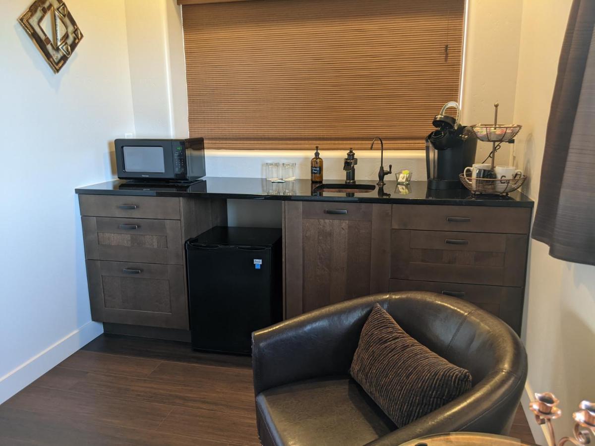 Desert Rose Bed and Breakfast — photo 24