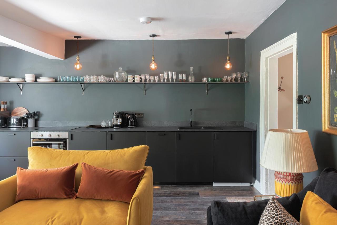 Central Apartment With Private Parking - 4