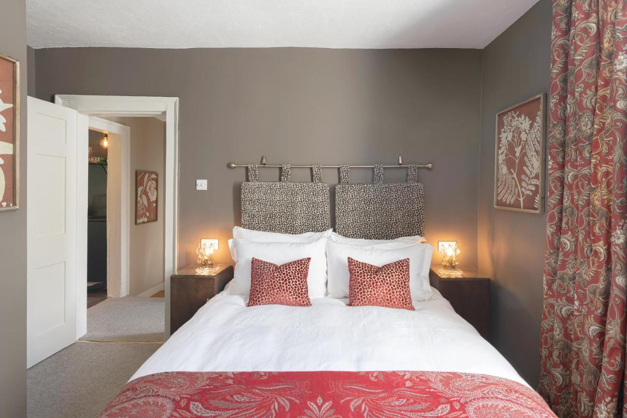 Central Apartment With Private Parking - 2