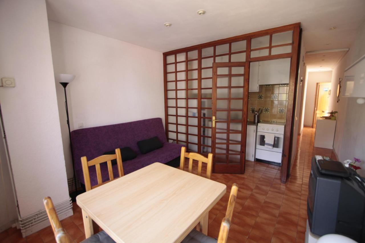 Apartaments Costa Brava Vacances - Calafat Sea and Street ...