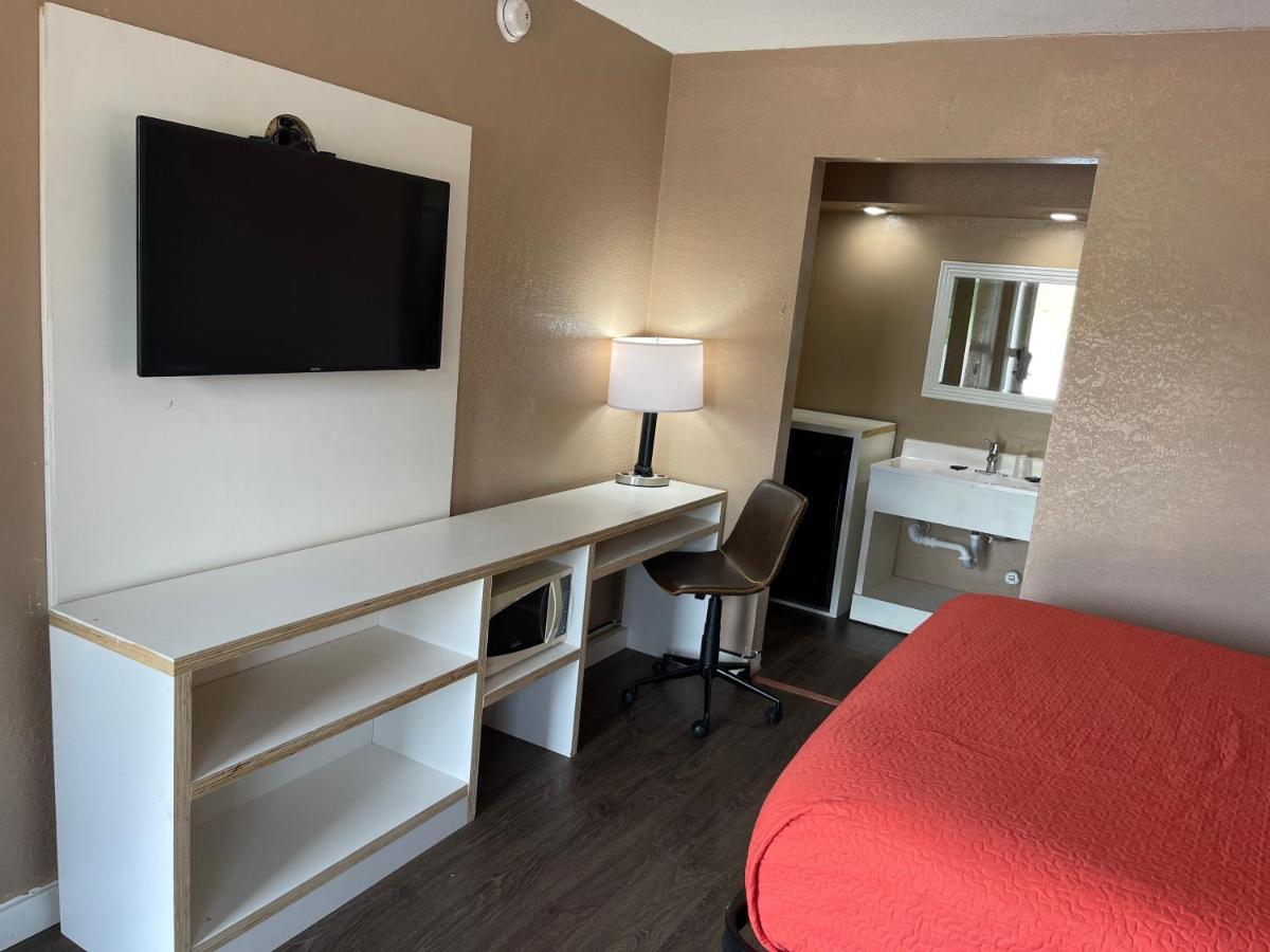 Inn On Oak Street — photo 14