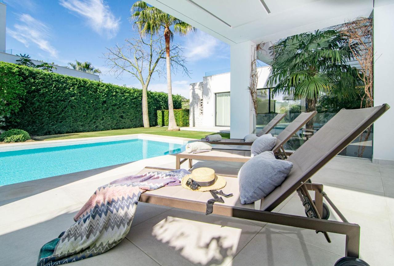 2021 Built Extravagant Villa in Luxurious Mirabella Hills ...
