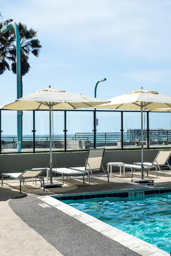 Heated swimming pool: Ocean Park Inn