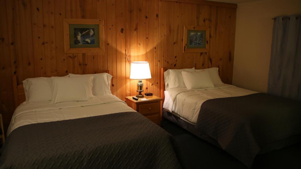 Holiday Motel — photo 15