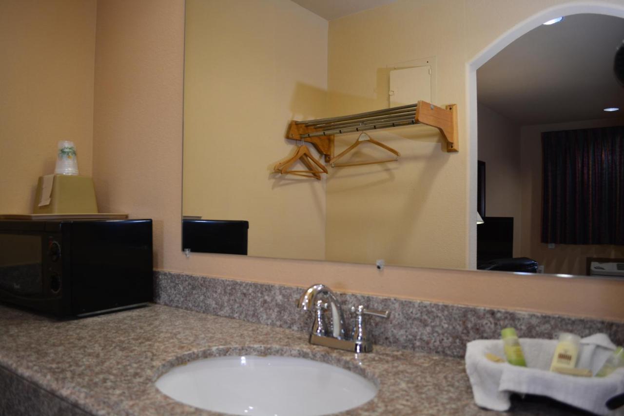 El Camino Motel — photo 9