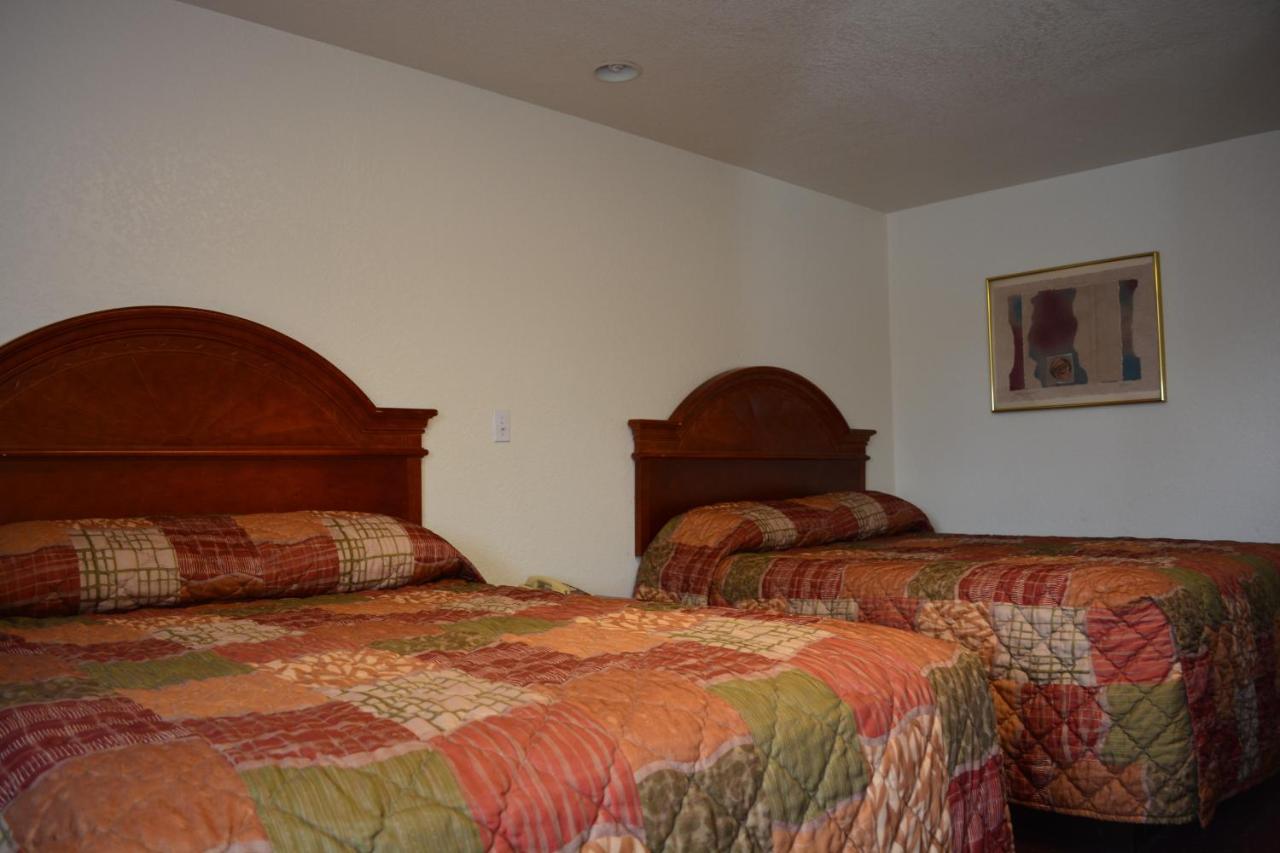 El Camino Motel — photo 15