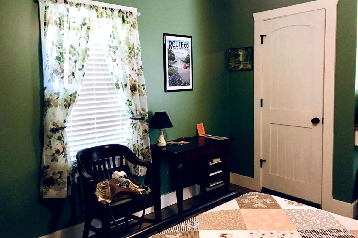 Townhouse Motor Lodge — photo 11