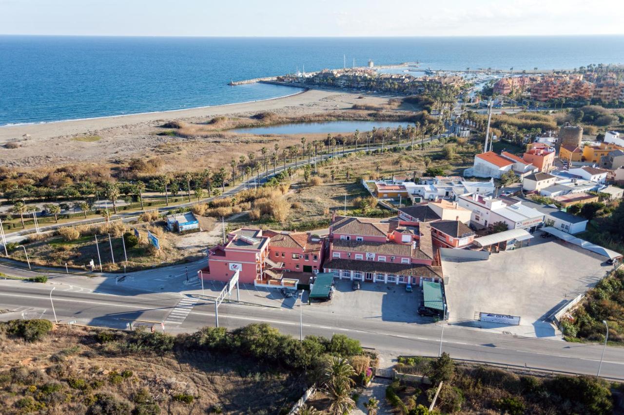 Image: Hotel Las Camelias
