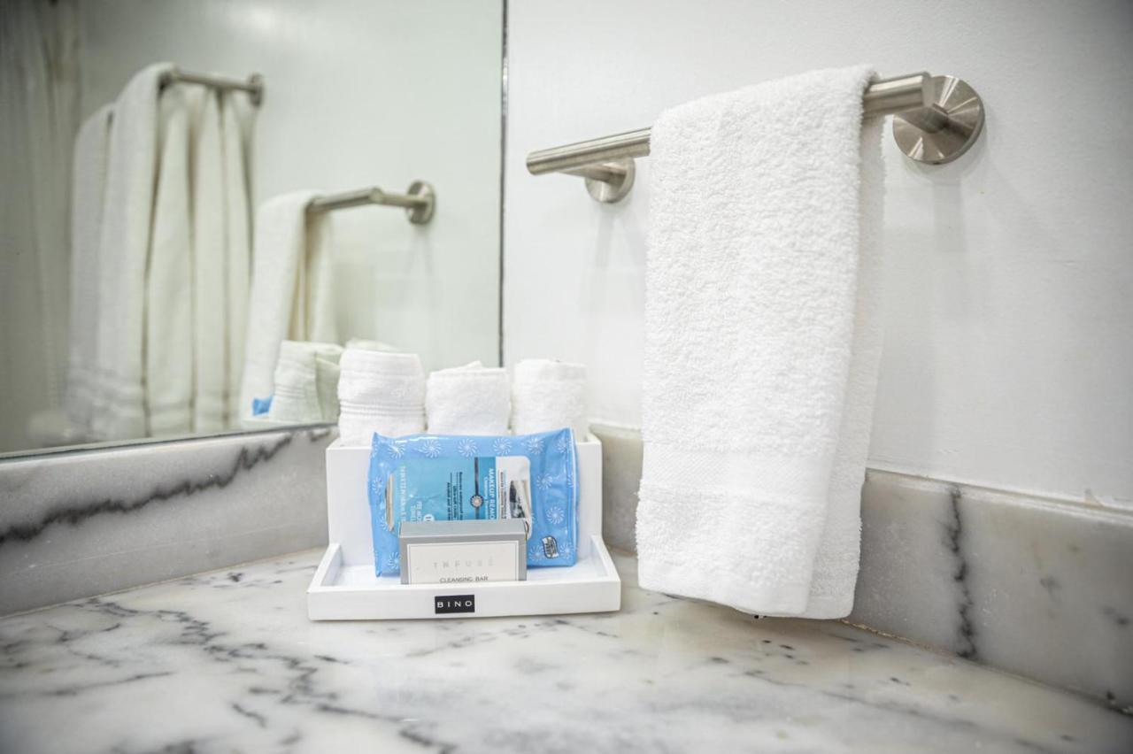 Modern and Luxurious Brickell Studio - 3