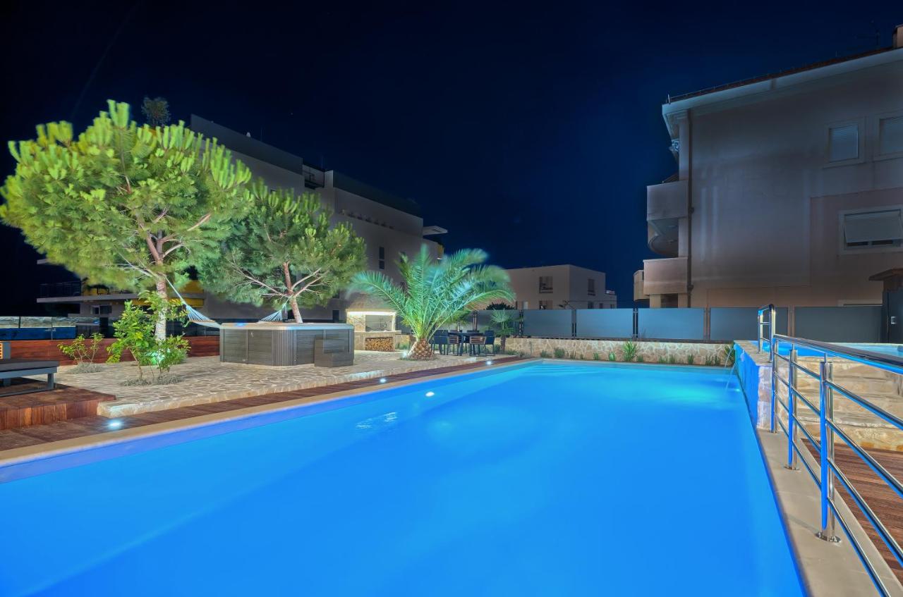 Heated swimming pool: Liberty Living Apartments