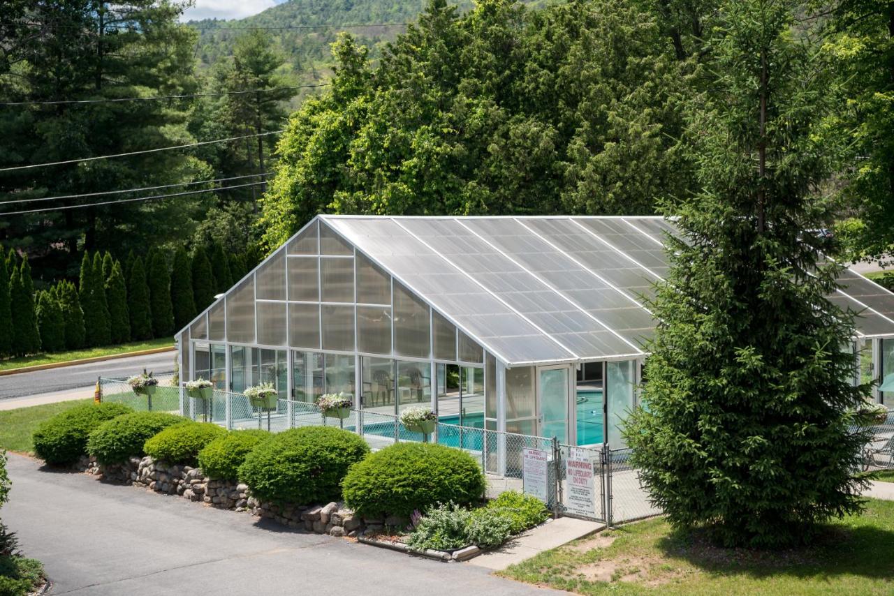 Adirondack Retreat Inn & Suites — photo 17