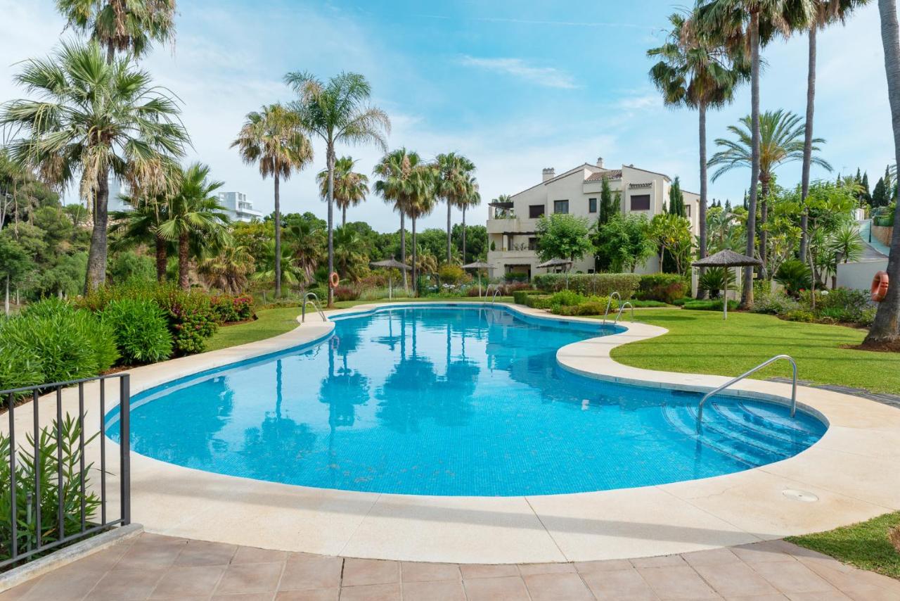 La Quinta 3 BR Apartment with pool and parking, Benahavís ...