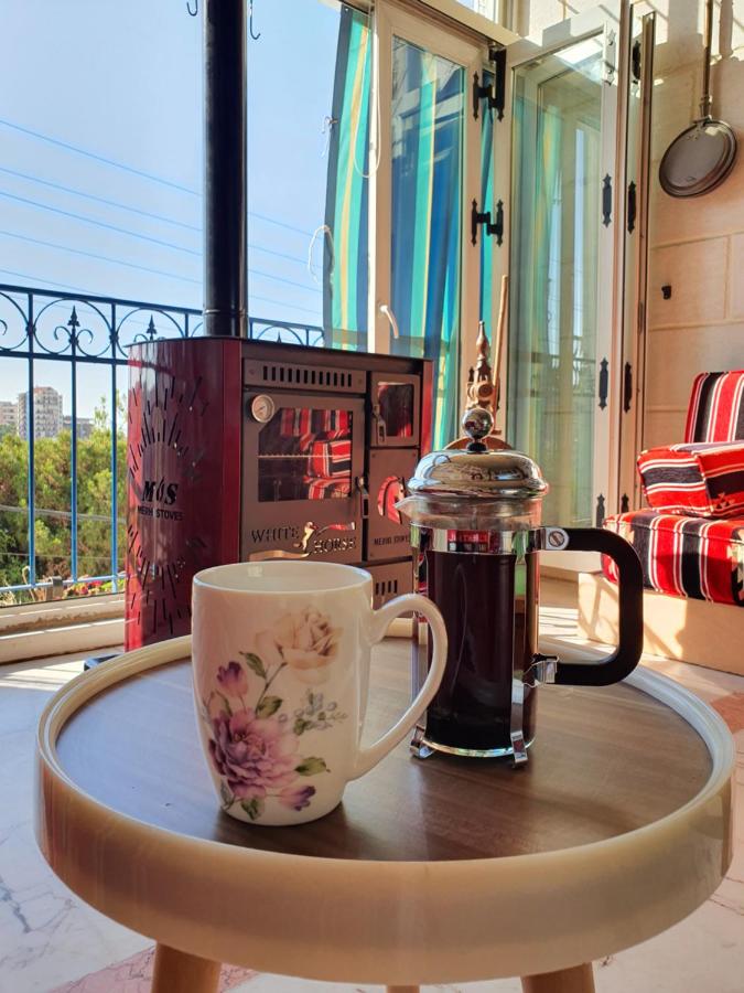 Damask Rose, Lebanese Guest House photo