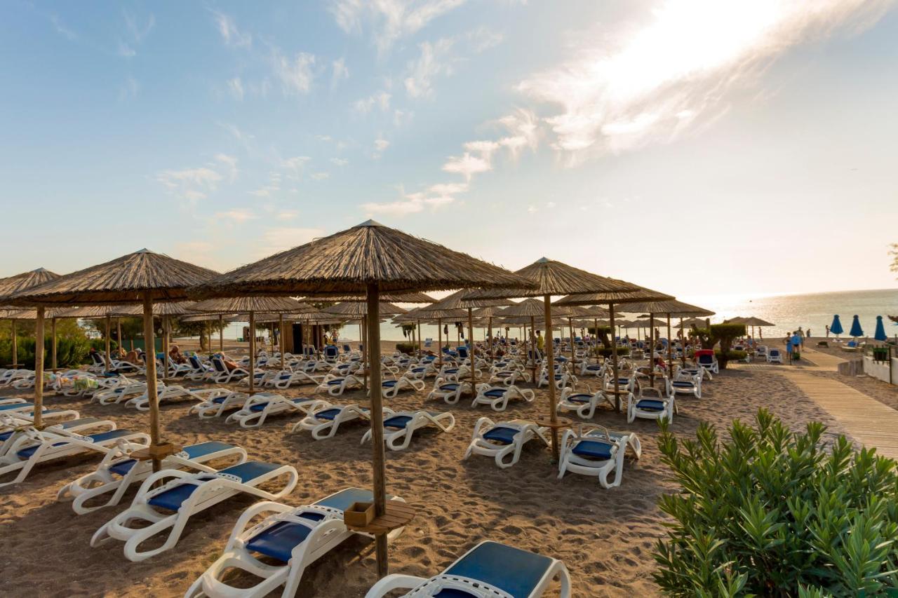 Beach: OLYMPOS BEACH HOTEL