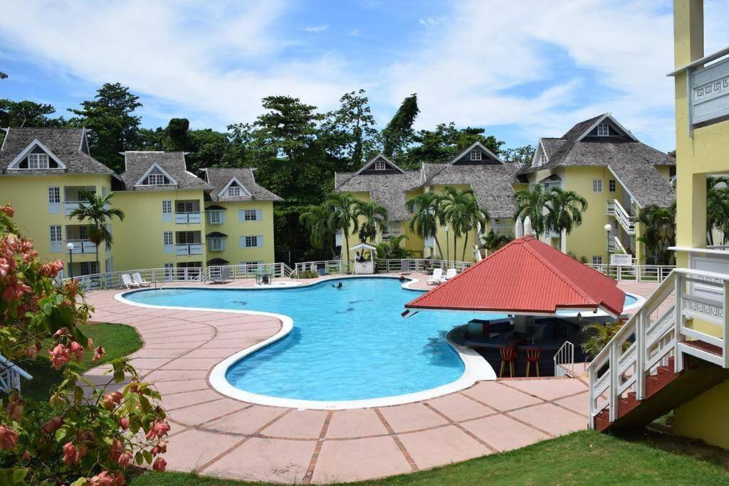 1 bedroom Penthouse Suite 63 at Mystic Ridge Resort - 4