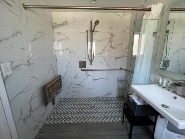Hi View Inn & Suites — photo 19