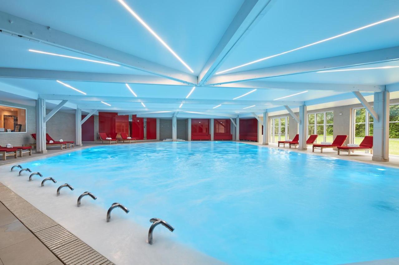 Heated swimming pool: Le Grand Hôtel Le Touquet-Paris-Plage
