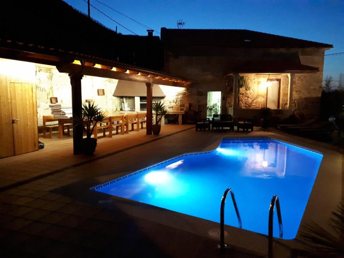 Impresionante casa rústica con piscina, Meis – Precios ...