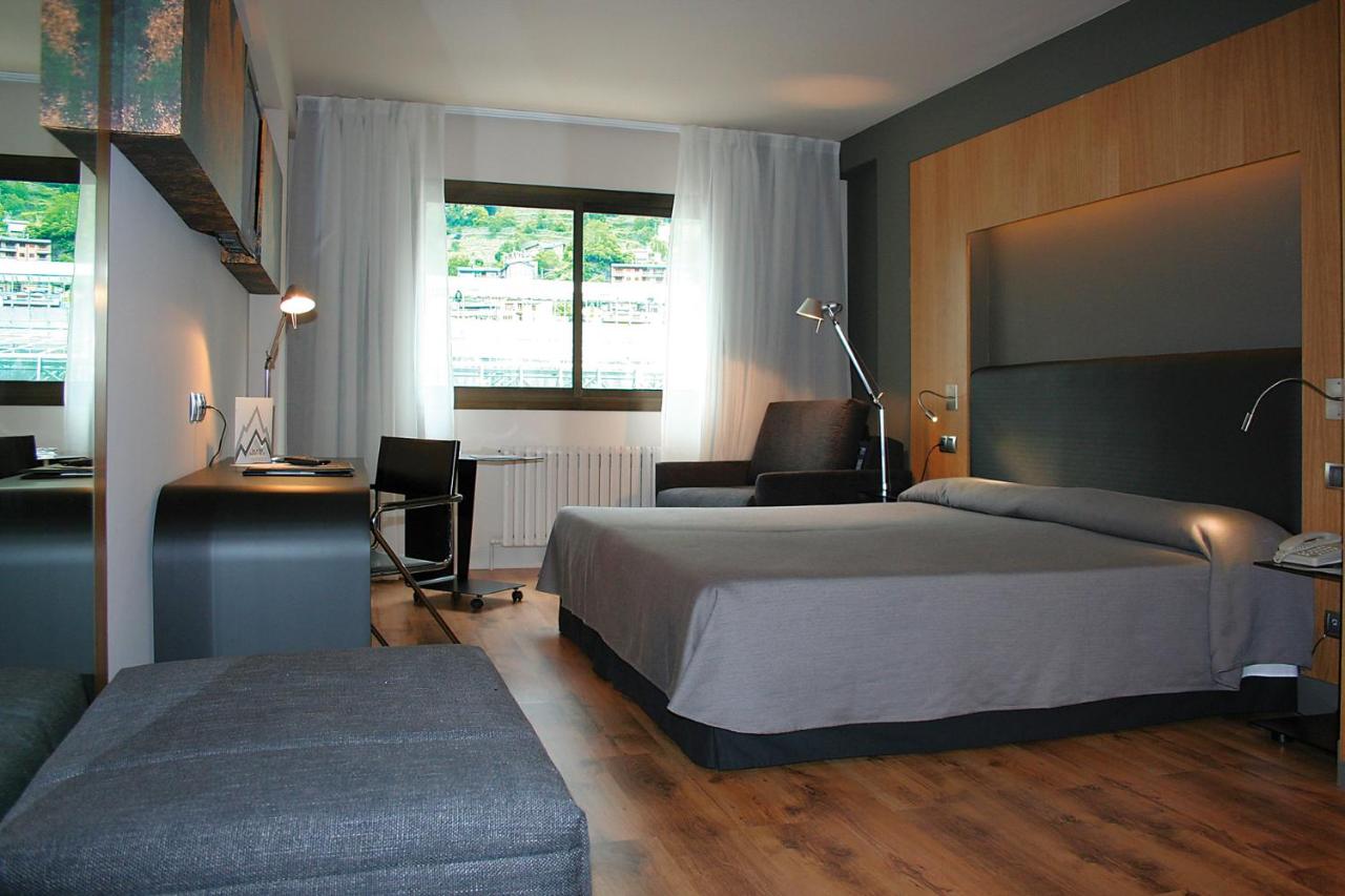 Roc Blanc Hotel & Spa photo