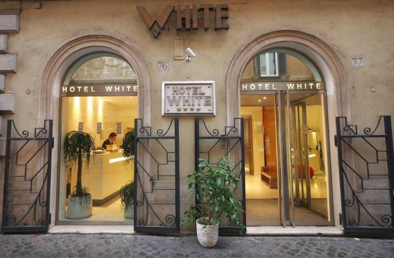 Hotel White - Laterooms
