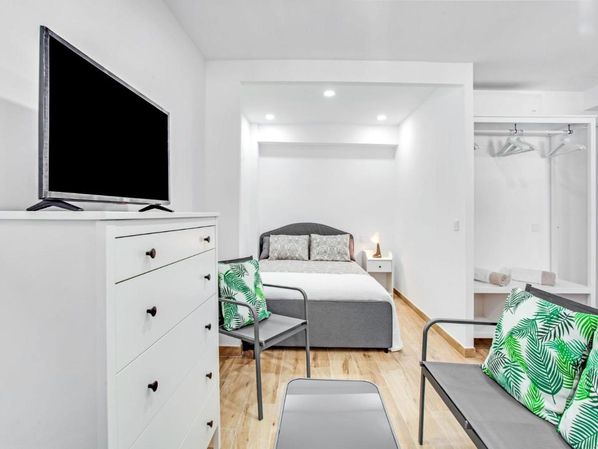Sunny Apartment in Palma with Private Terrace, El Arenal ...