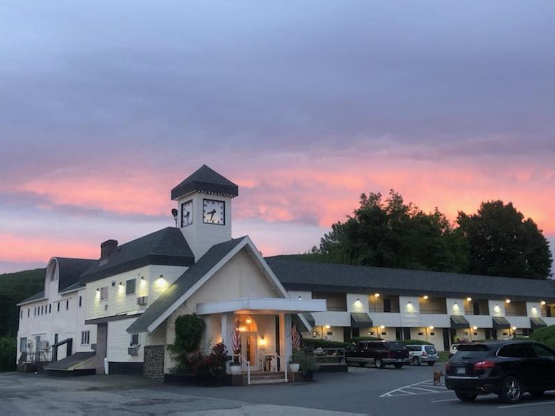 The Black Mountain Inn — photo 20