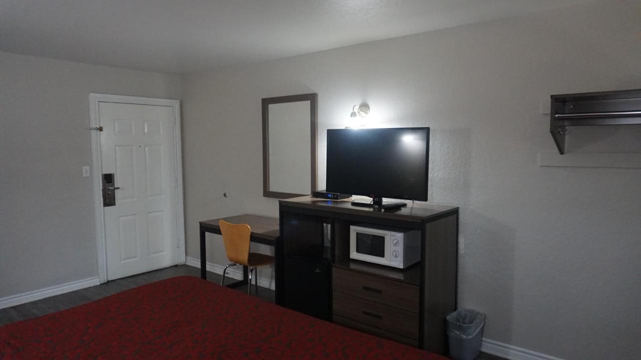 La Siesta Motel — photo 7