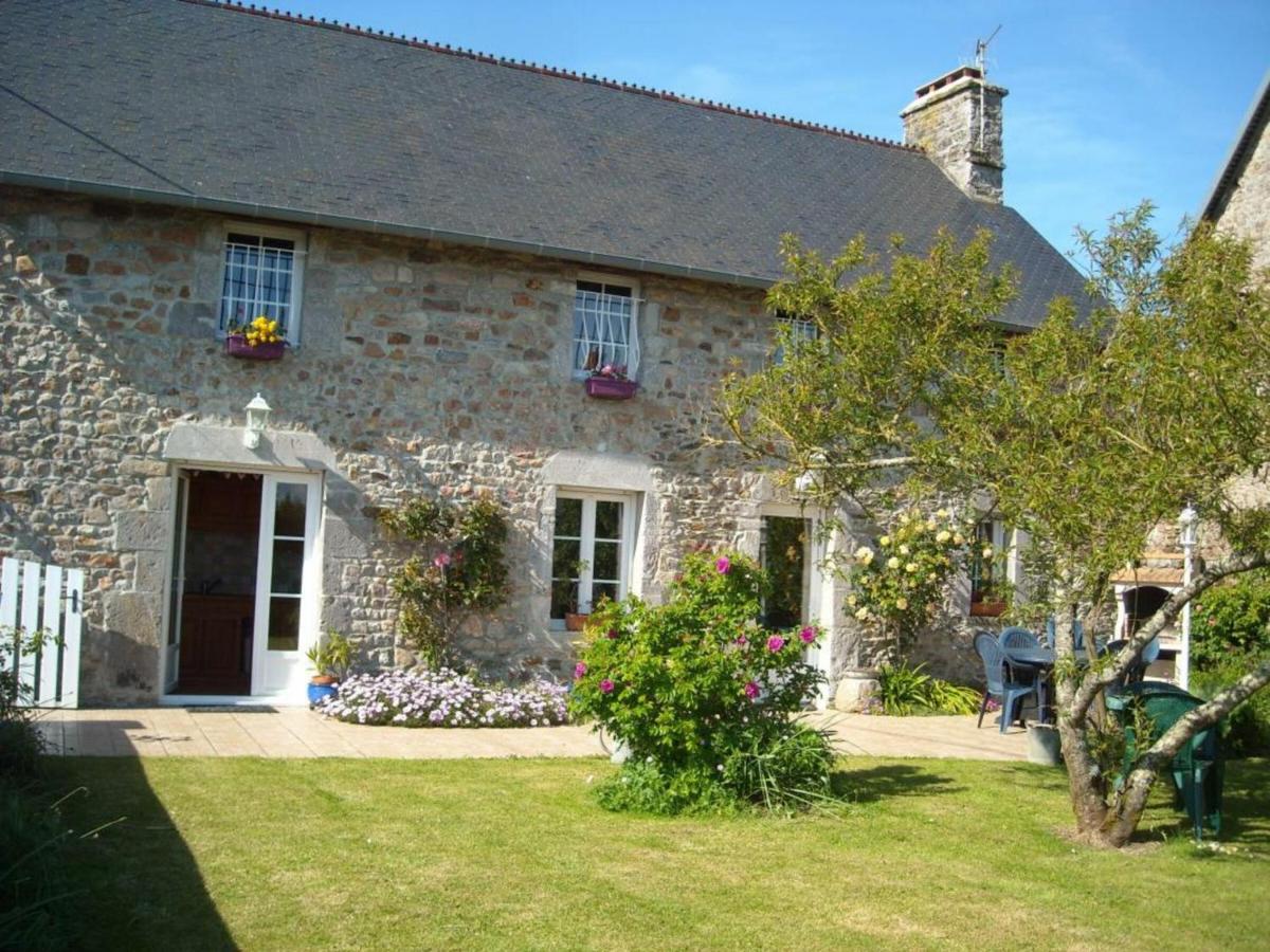 Dans Un Club De Vacances En Juillet Sur 240 Clients