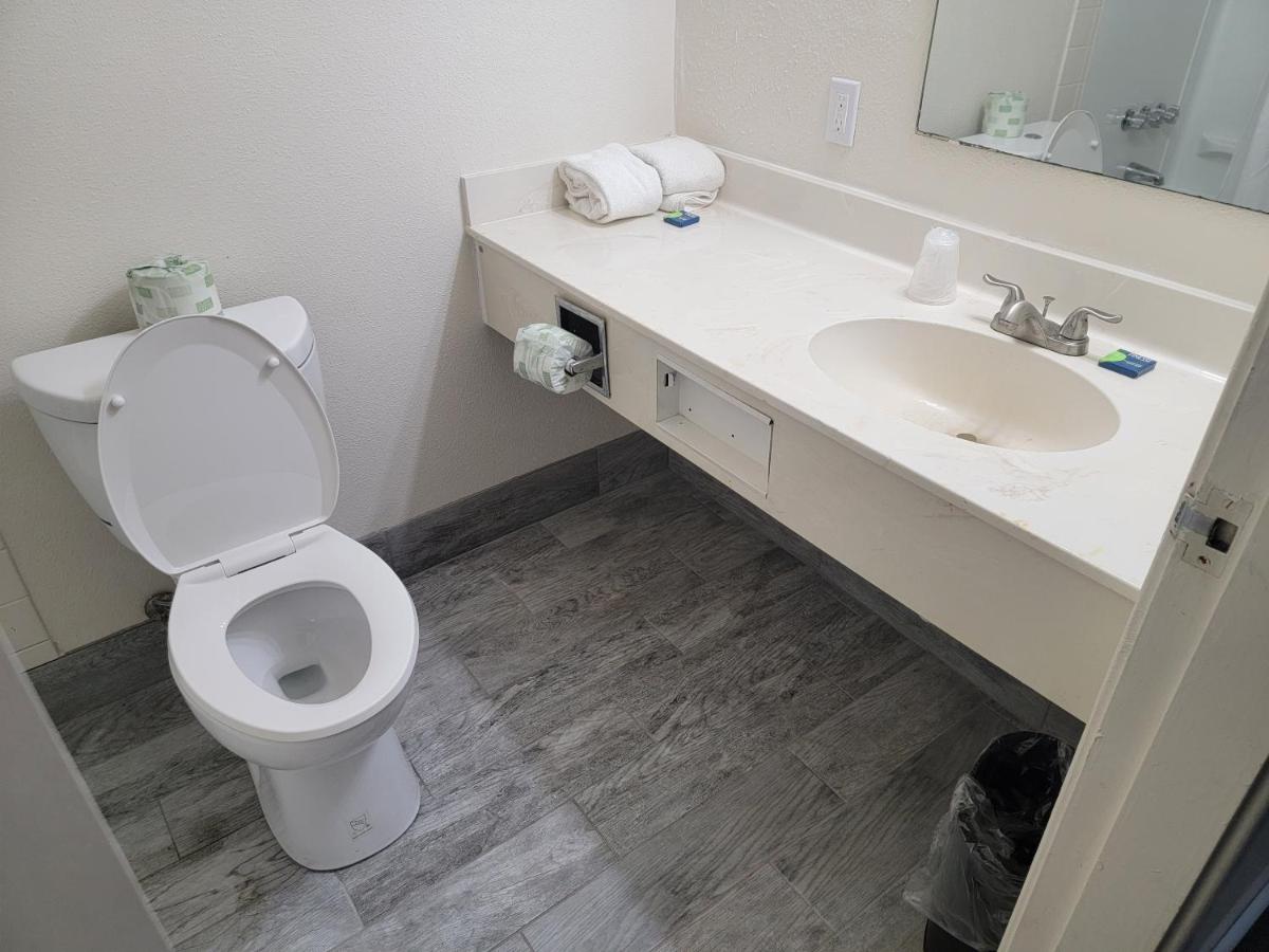 USA Economy Lodge — photo 21