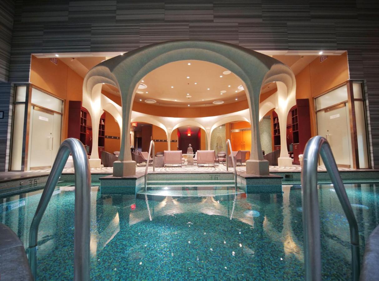 Heated swimming pool: Ocean Casino Resort