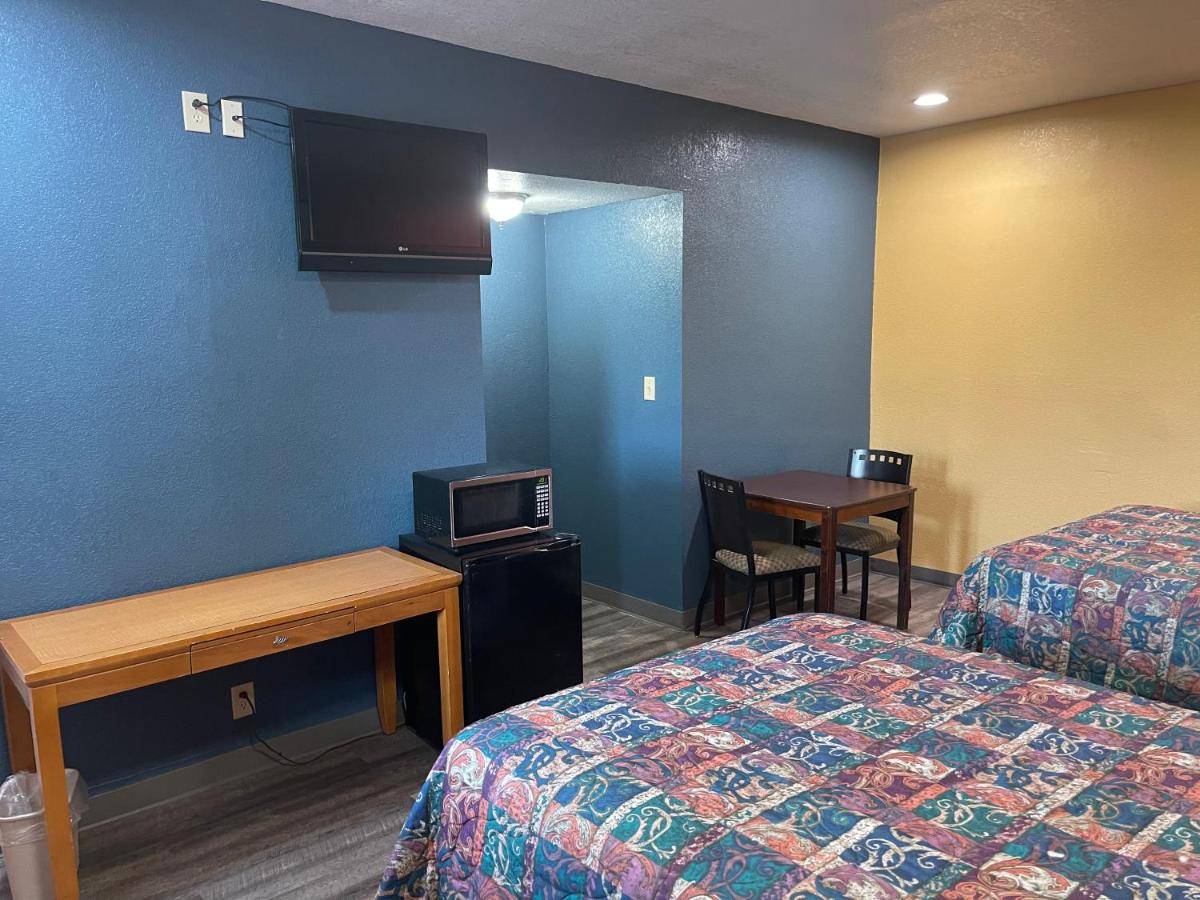 Kenwood Court Motel — photo 11