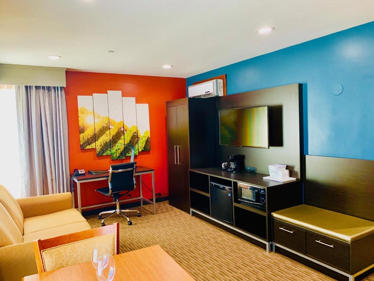 Hotel Vinea Healdsburg — photo 17