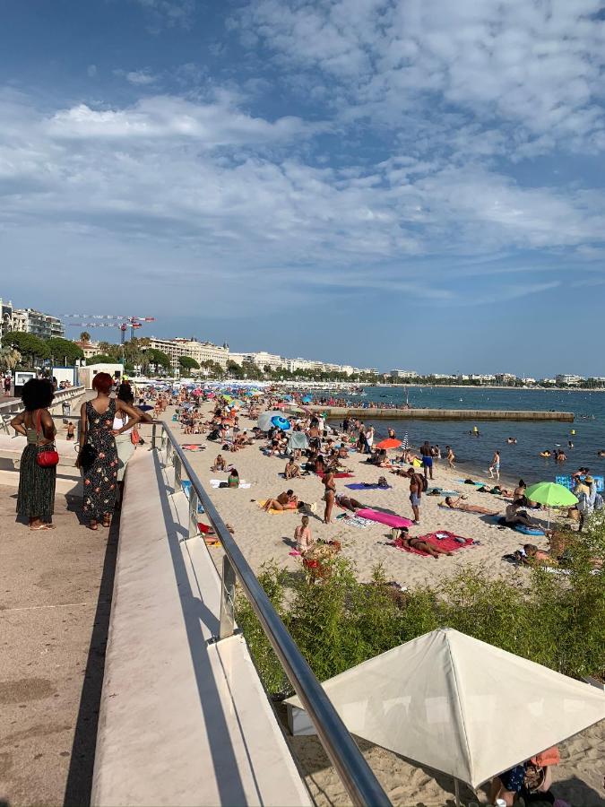 Beach: Cannes 3 min from Congress Palace, Croisette, Beaches