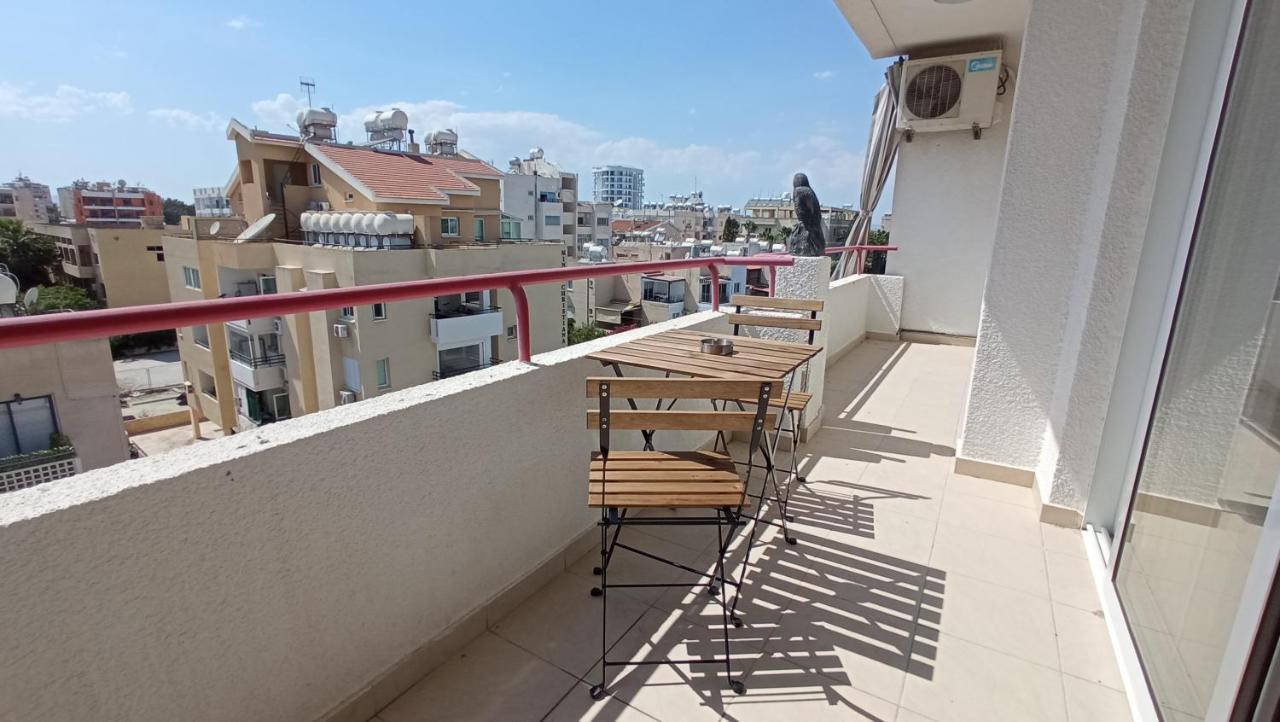 Hotel, plaża: 5 min to the Beach Holiday Shared Apartment incl NETFLIX - private ROOM in 3 bdr Apt
