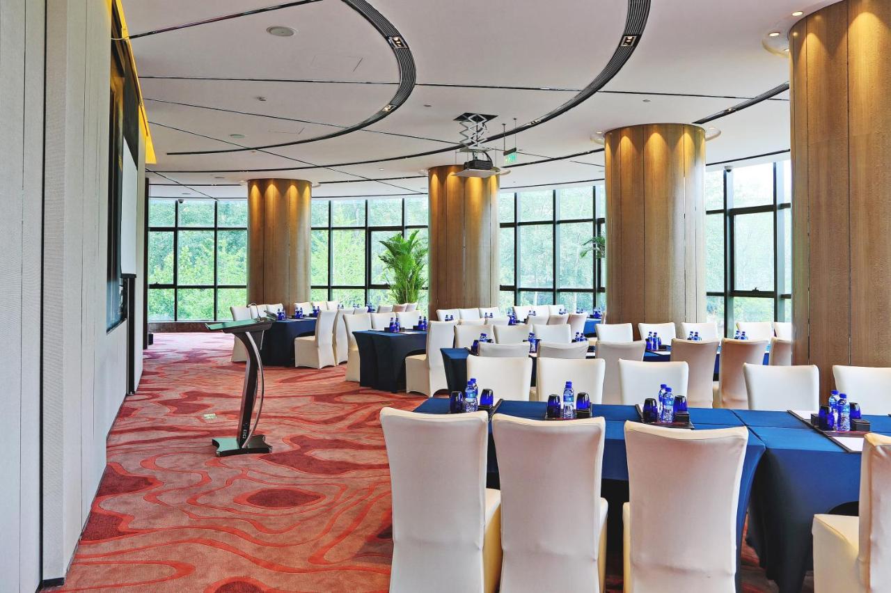 Crowne Plaza Beijing Lido, an IHG Hotel photo