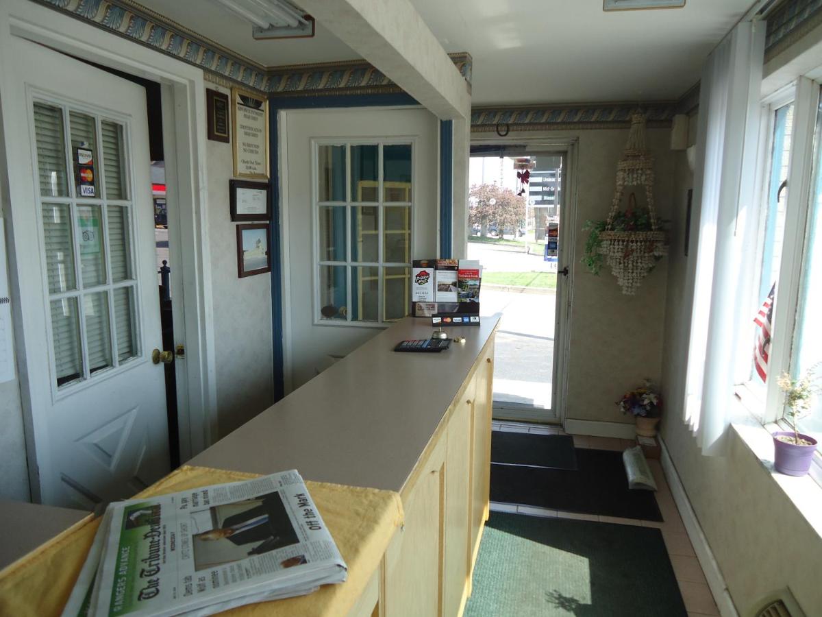 Budget Inn — photo 12