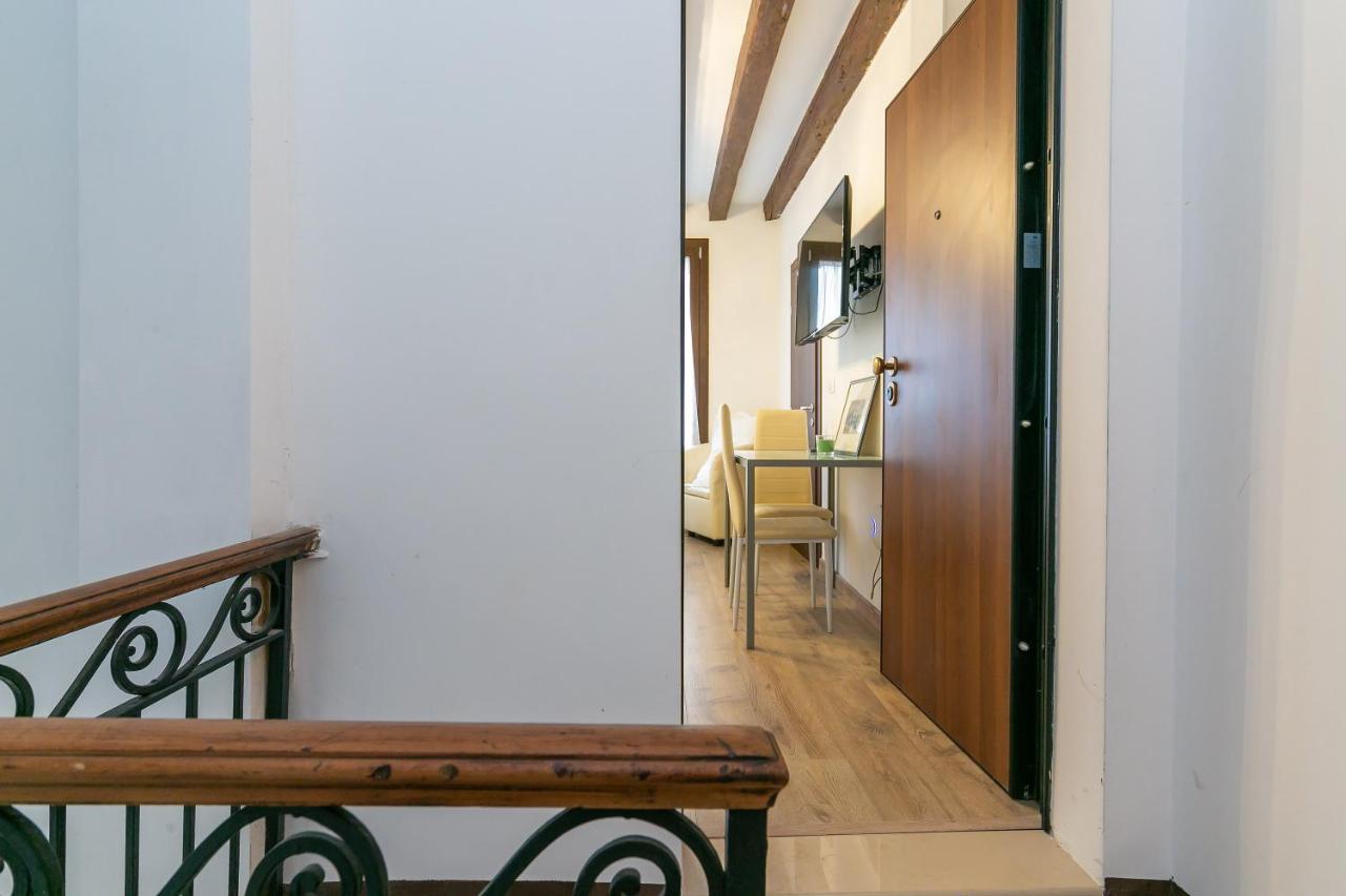 Rialto Suite 707 - 4