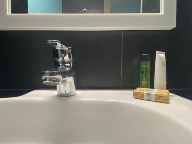 Hostal Laia by gaiarooms - 3