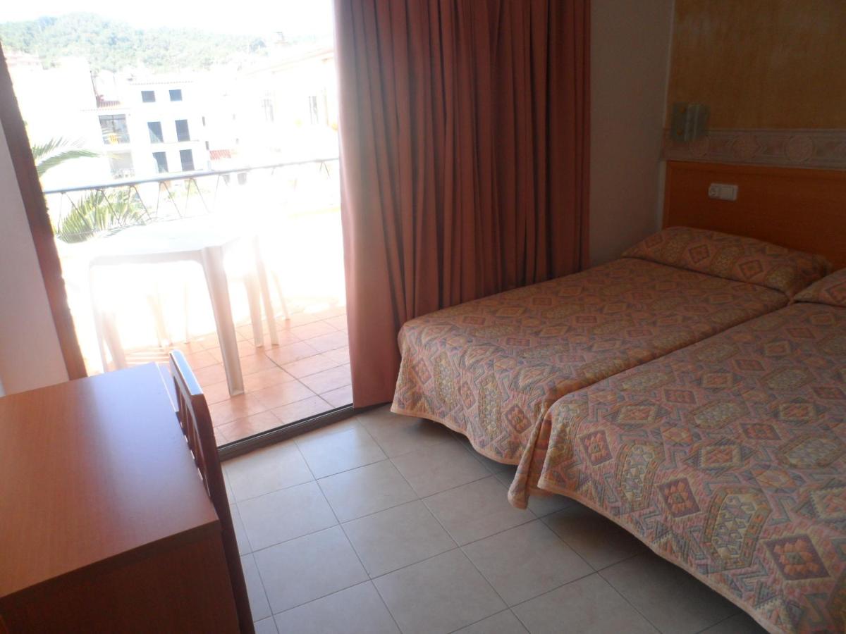 Hotel Canaima, Tossa de Mar, Spain - Booking.com