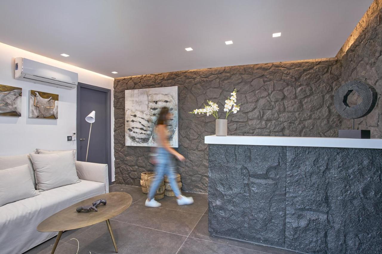 Topos Exclusive Santorini - 3