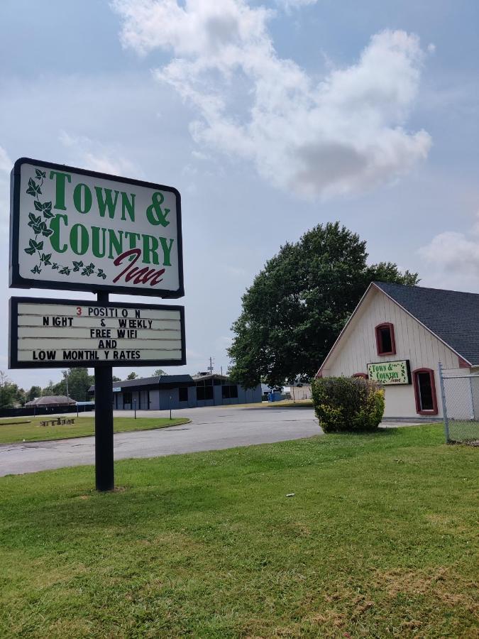Town & Country Inn — photo 1